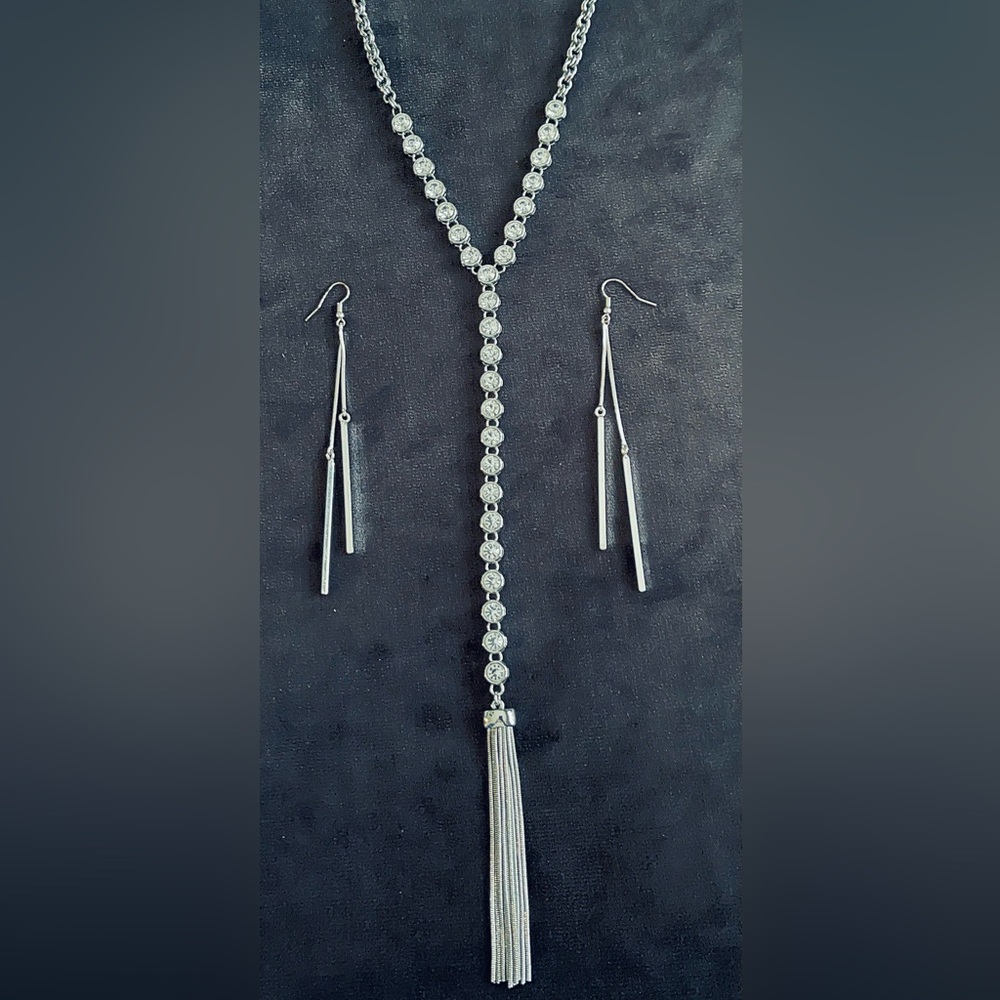 Silver & Crystal Necklace with Pendant & Earrings Necklace 19” Earrings 4”.